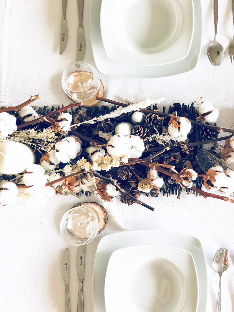 Foto detalle de la decoracion mesa navidad desde otro punto de vista