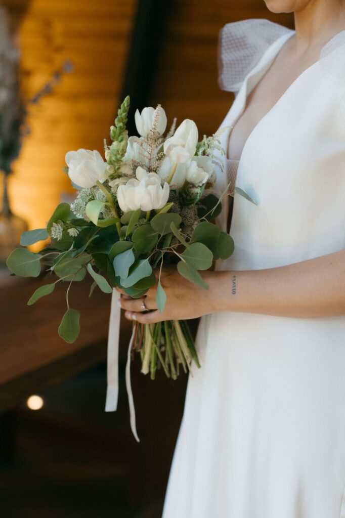 Ramo de novia Madrid de flores naturales tulipanes