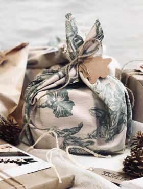 Ideas faciles para envolver regalos con telas