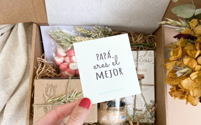 Pack Regalo para el día del padre compuesto por productos gourmet de alimentación.