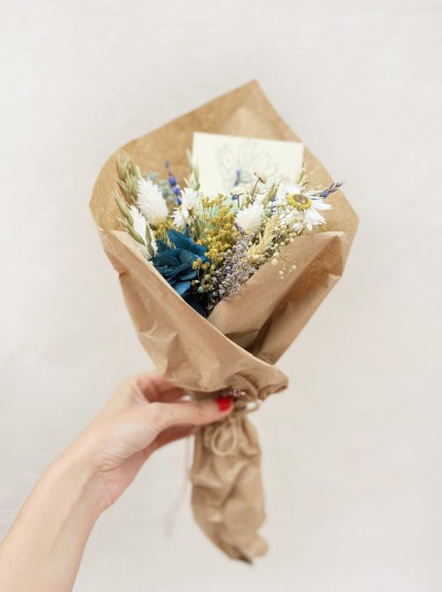 Ramito de Flores Preservadas en tonos azules, amarillos y blancos. Ramito preservado Laia