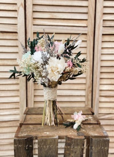 Ramo de Novia en tonos pasteles con flores preservadas. Estilo delicado y más silvestre